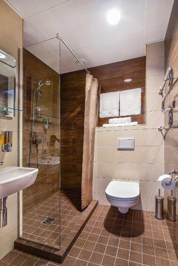 City Yard Inn Hotel Tallinn Exterior foto